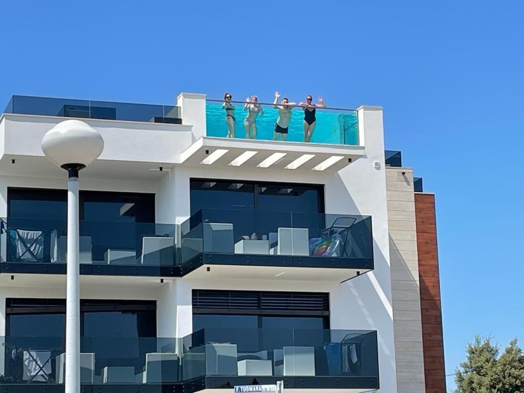 GrandPalazzo Apartments Vir Esterno foto