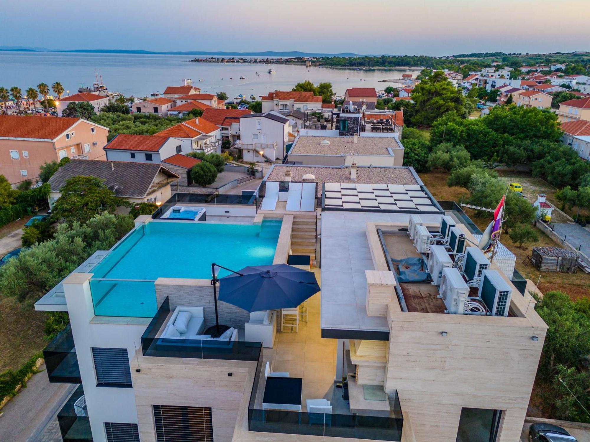 GrandPalazzo Apartments Vir Esterno foto