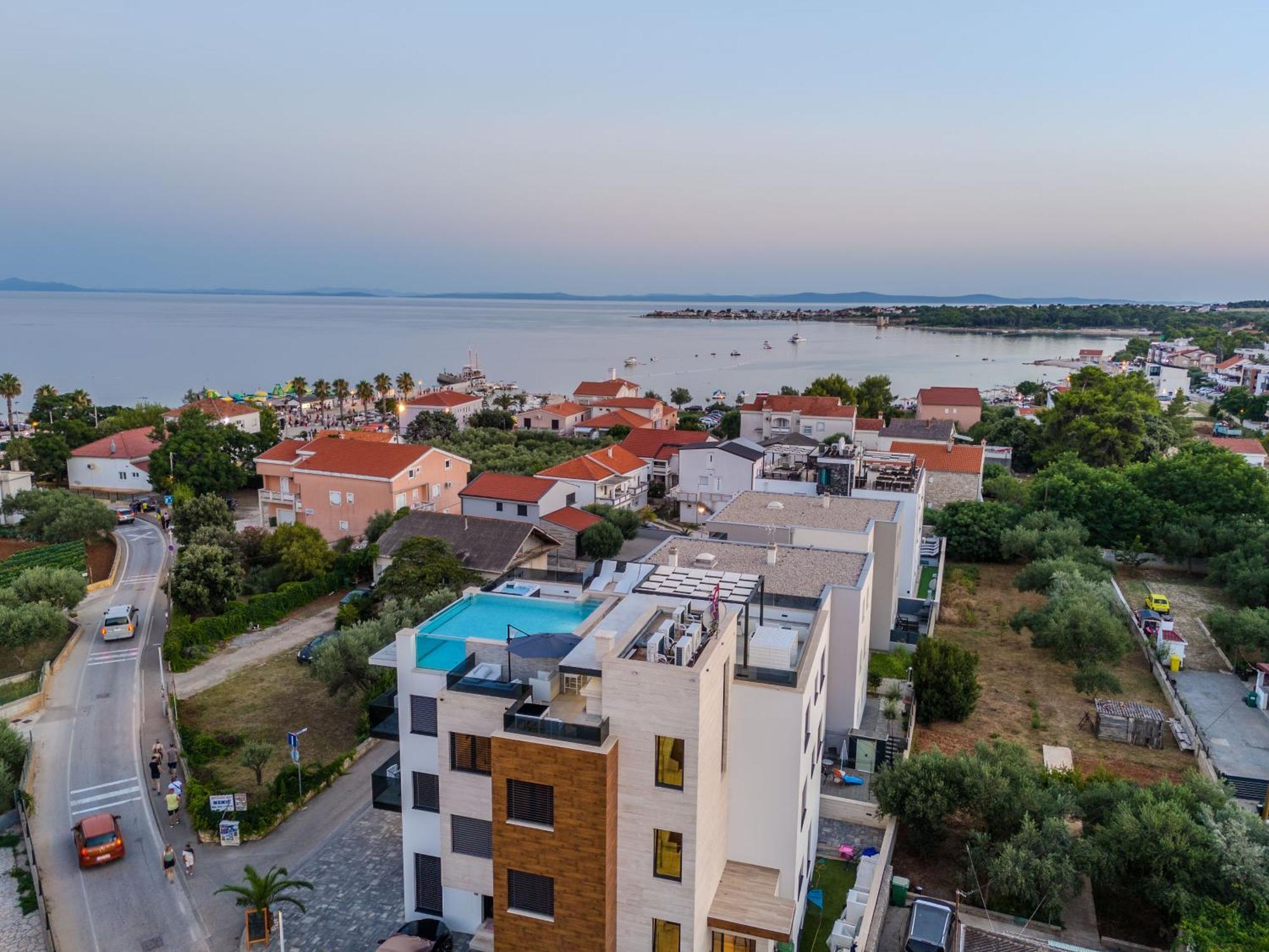 GrandPalazzo Apartments Vir Esterno foto